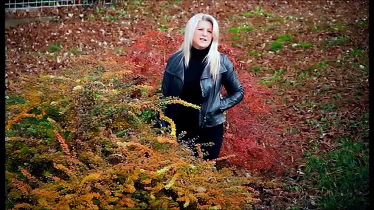 jelena kulis dzoja-dok sviraju tambure